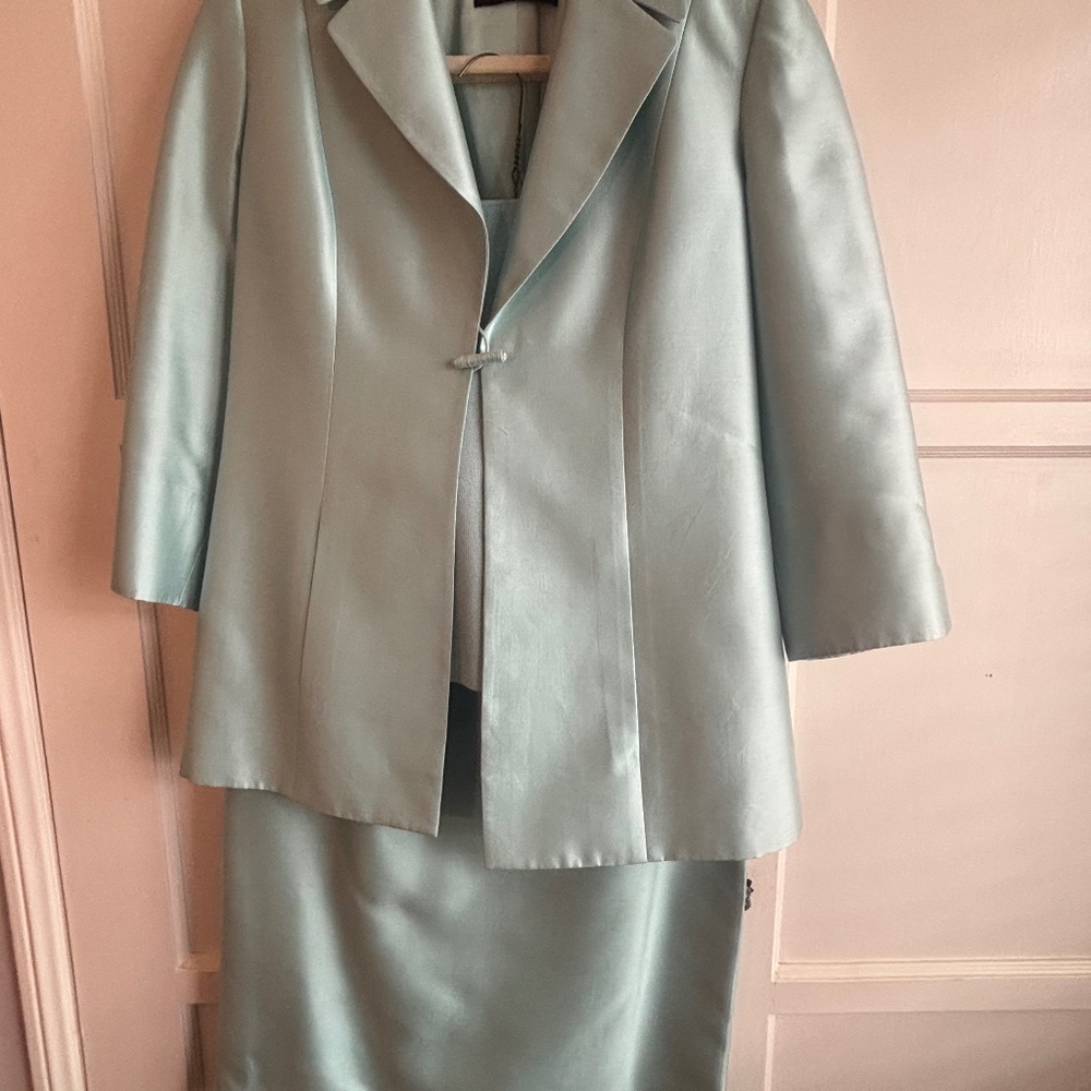 Dana Buchman Y2K skirt suit set, 100% silk, 3-piece set, light blue